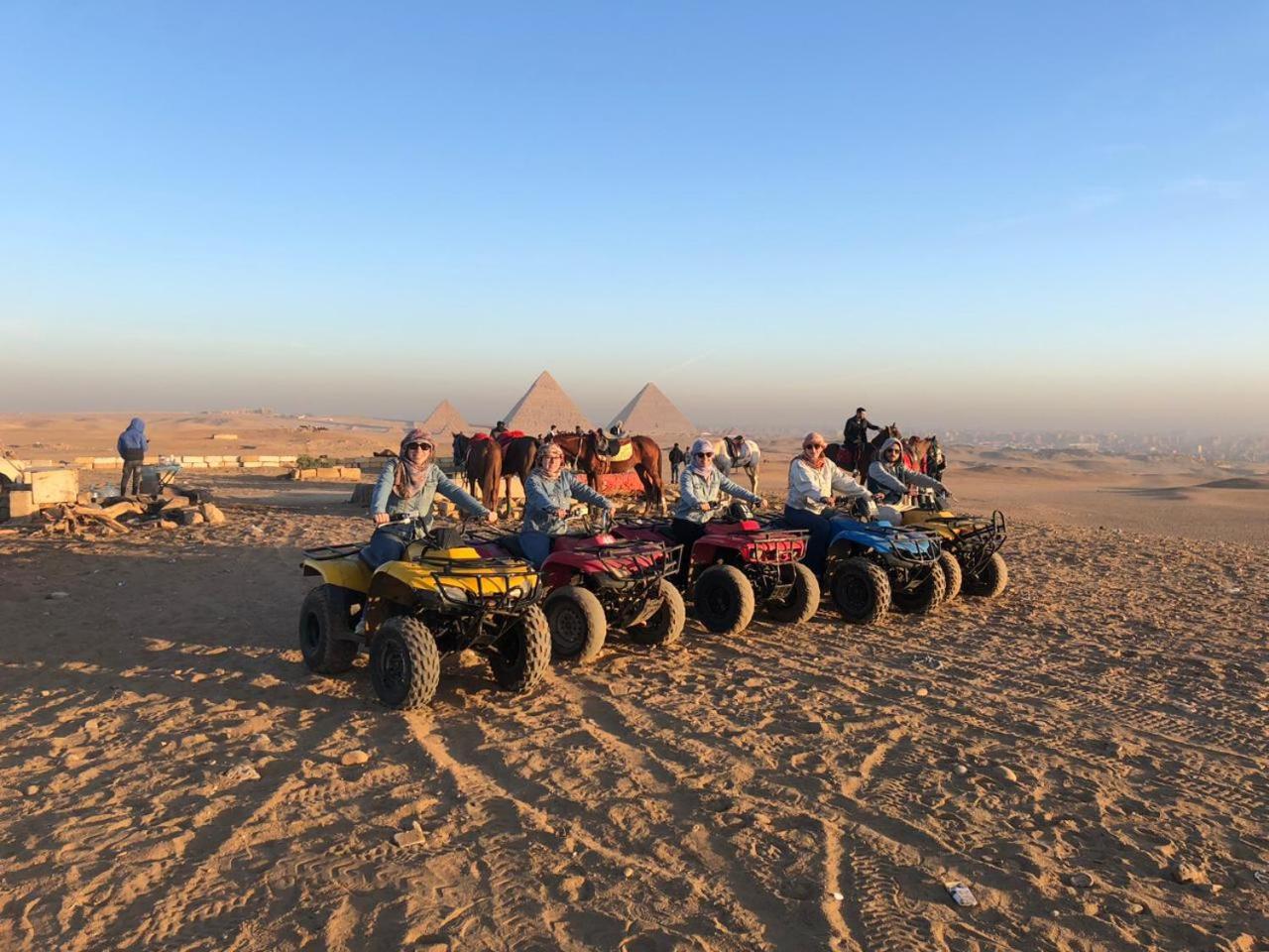 Nefertari Pyramids View Inn 3*