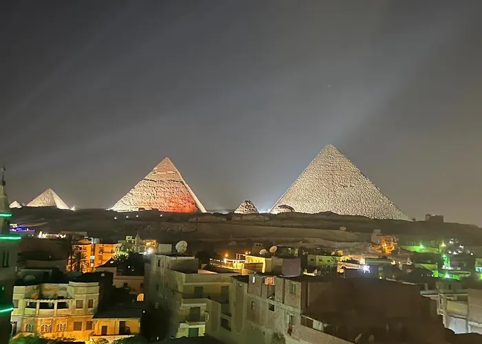 Nefertari Pyramids View Inn